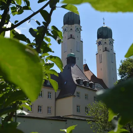 Gaestehaus Schweiklberg *