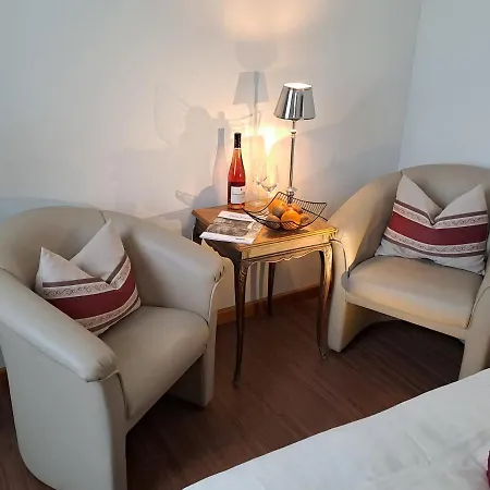 Gaestehaus Schweiklberg מלון